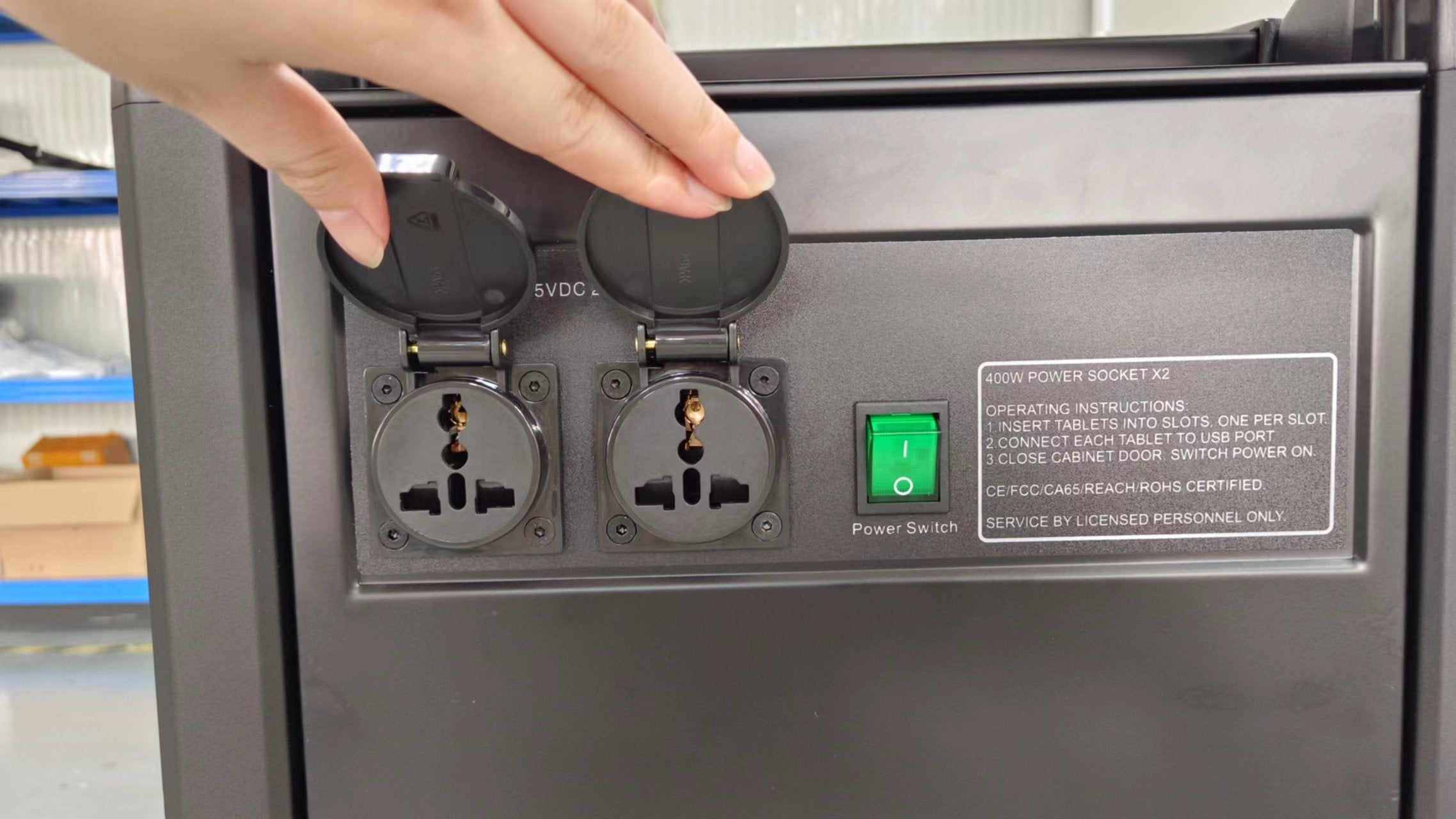 Tablet Charging Cabinet/Cart Suitable for Tablets up to 11 Inches, 32-BIT Workstation, Black (RM32)