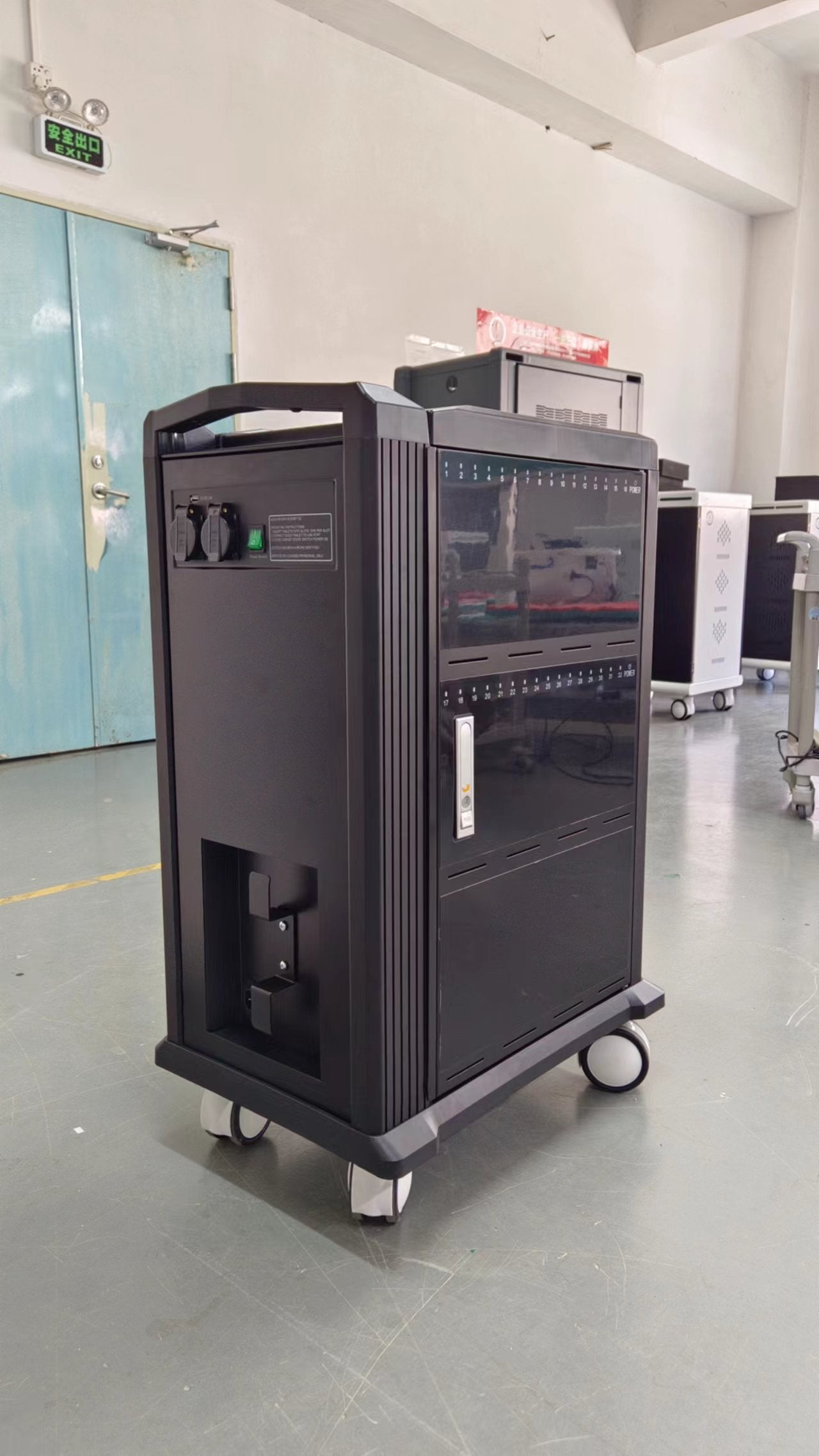Tablet Charging Cabinet/Cart Suitable for Tablets up to 11 Inches, 32-BIT Workstation, Black (RM32)