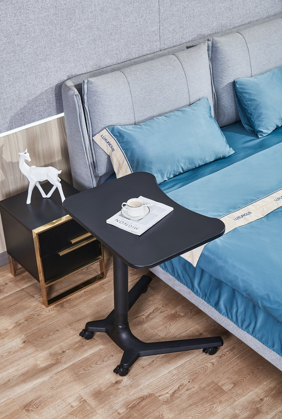 Aluminium Foldable Laptop Table, Portable Adjustable Laptop Stand with Tilting Tabletop, Best Adjustable Laptop Stand 770-1100mm Height, Portable Desk with Wheels, Black (LPT07)