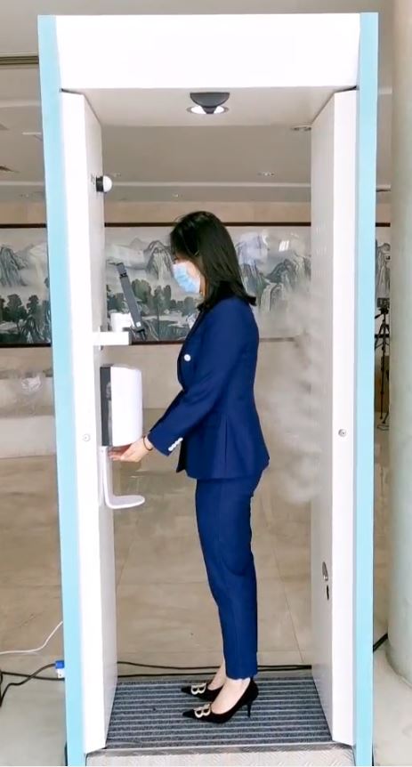 Intelligent Thermometry Disinfection (Facial recognition thermometry + hand washing-free disinfection+360° body disinfection + alarm)