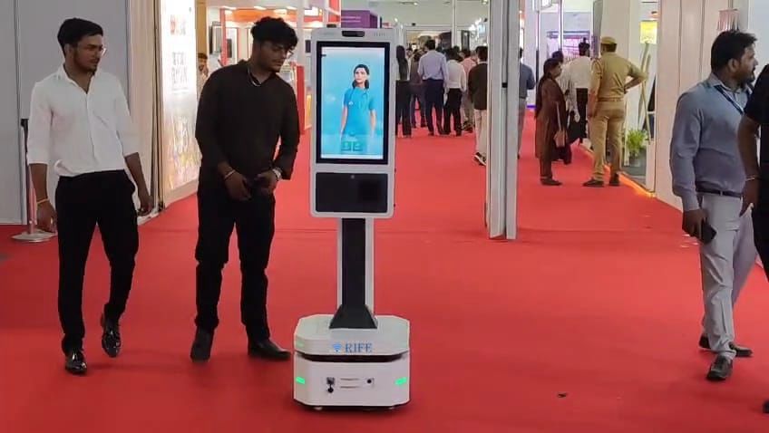 The Rise of Airport Robotics: Revolutionizing Passenger Experience and Operational Efficiency
