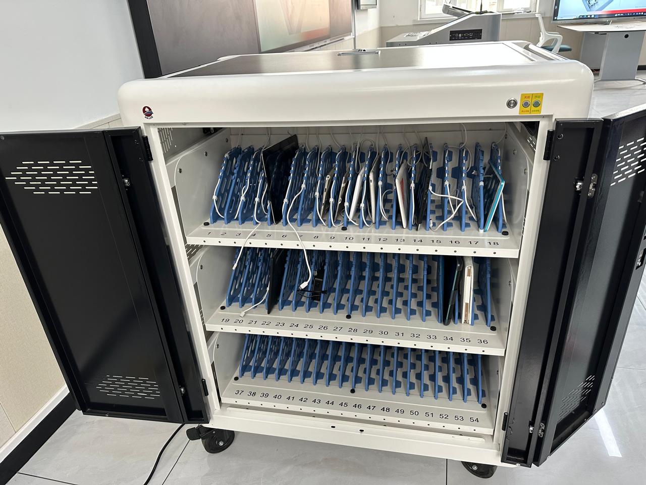 How Charging Carts Improve Device Management in Classrooms