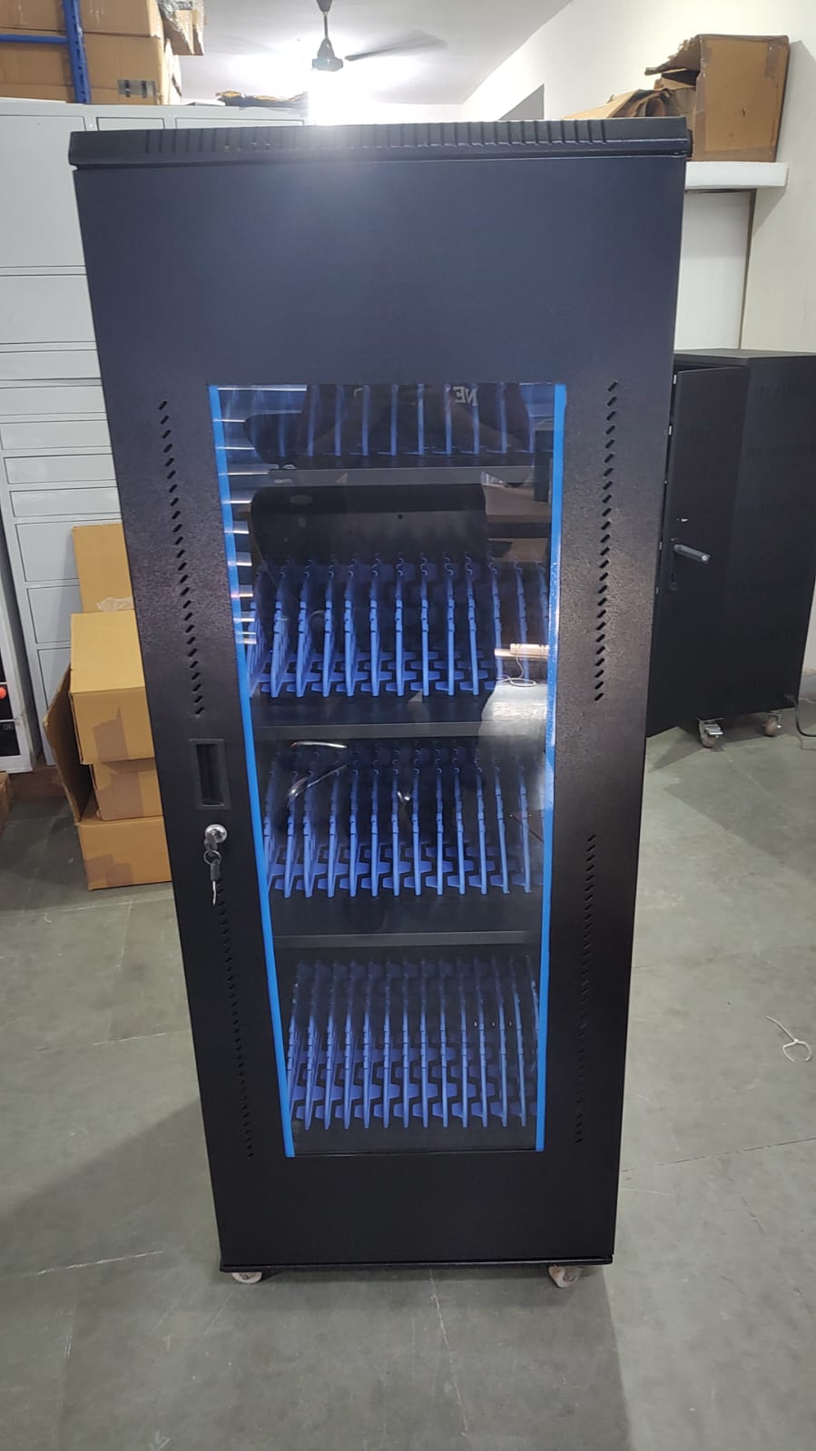 40–50 Device Laptop, iPad & Tablet Storage Cart with Non-Scratch ABS Dividers