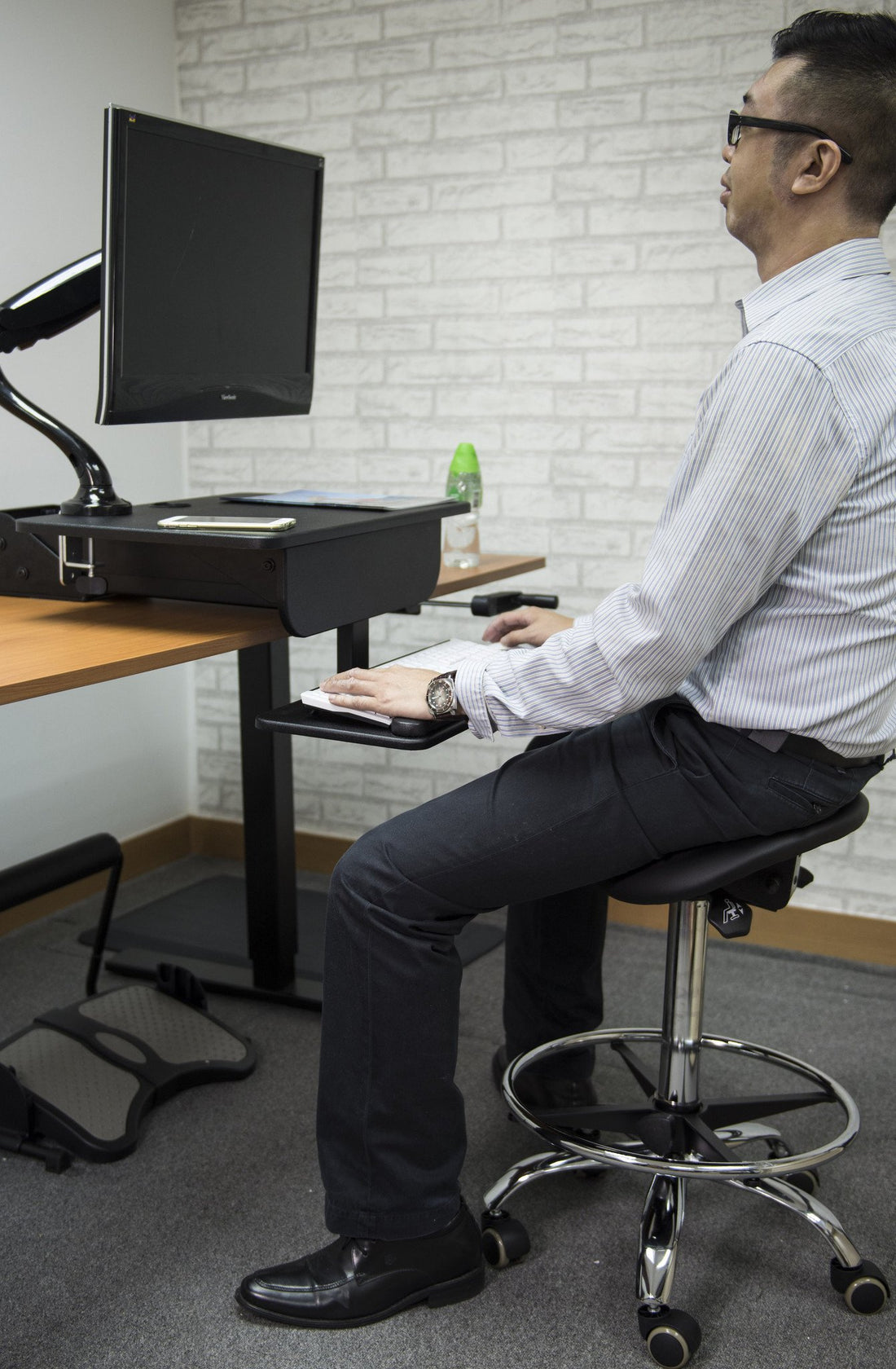 Doctor/Dentist Stools I Ergonomic Saddle Stools in India